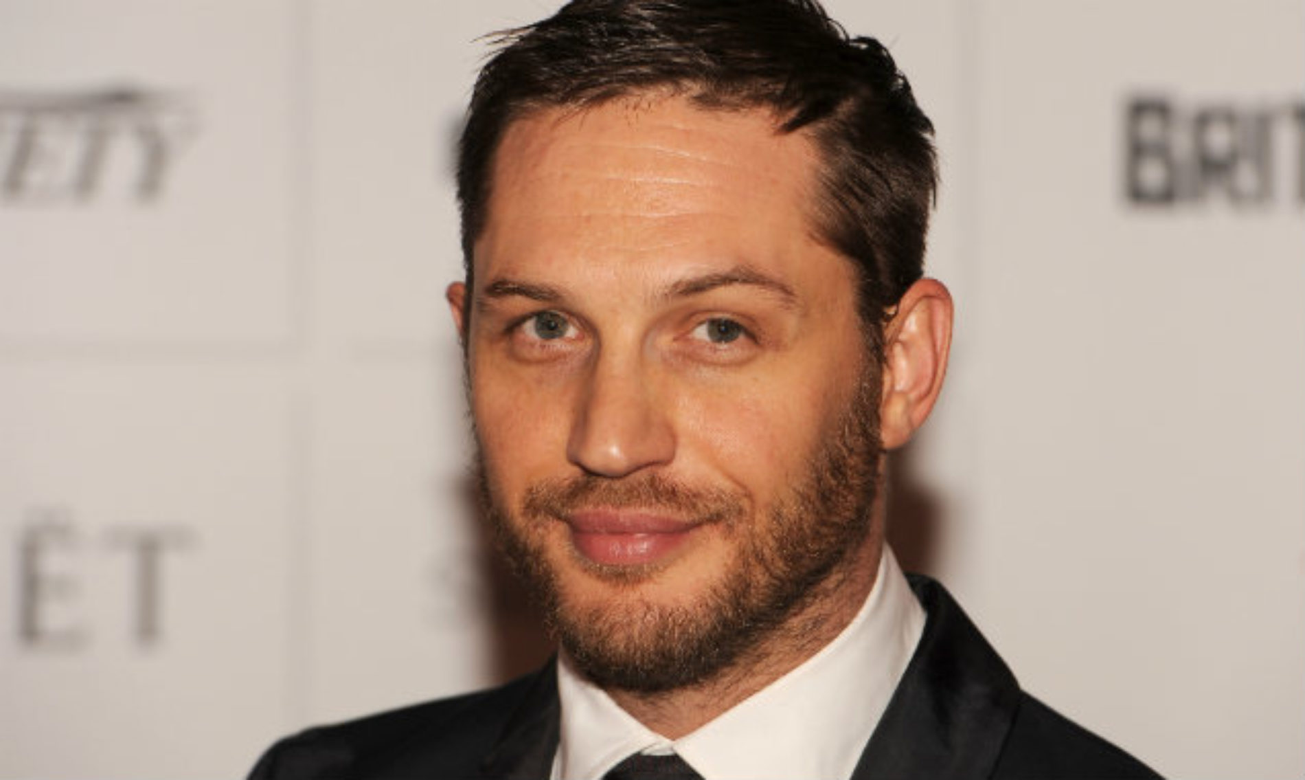 Tom Hardy Shuts Down Reporter Who Asks About His Sexuality