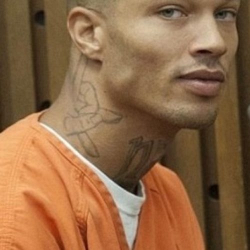Remember the hot felon, Jeremy Meeks? Well, there’s more ‘pics’ of him floating around