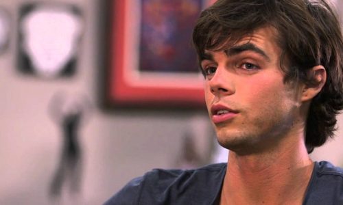 ‘Modern Family’ Actor Reid Ewing Comes Out On Twitter, Reveals Long Struggle With Body Dysmorphia