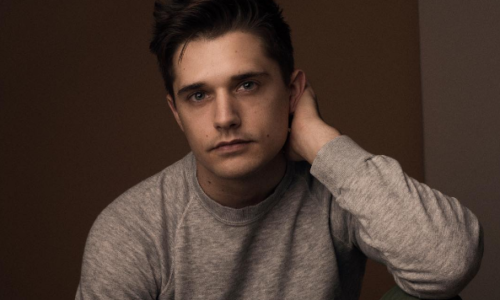 “How often do we really consider the B in LGBT?” Bisexual Broadway actor Andy Mientus address the stigma