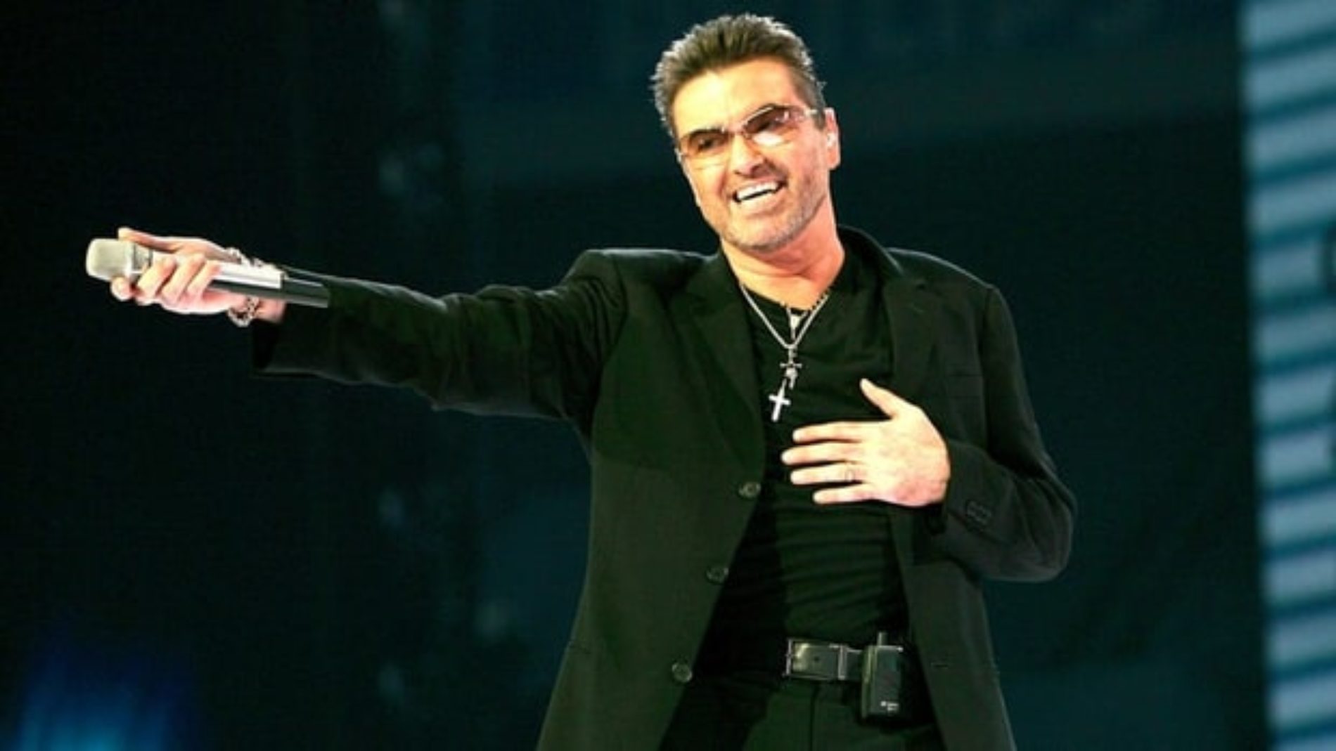 George Michael’s death prompts public grief and stories of his generosity