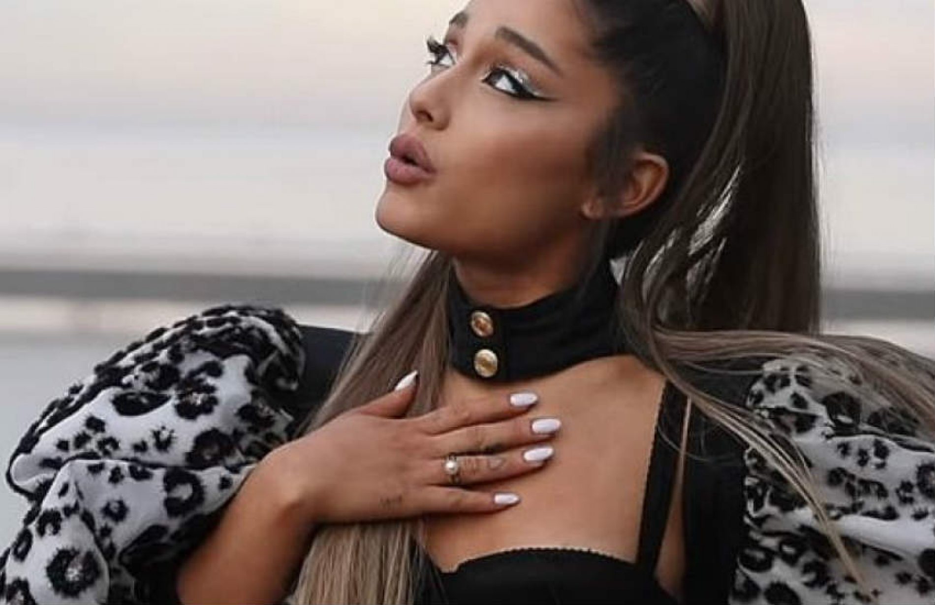 ‘If you like women, why didn’t you just say so?’ Queer Twitter’s reactions to Ariana Grande not-coming-out