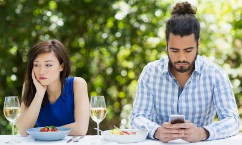 Woman finds herself on a date that was going well… Until he started cruising for sex on Grindr