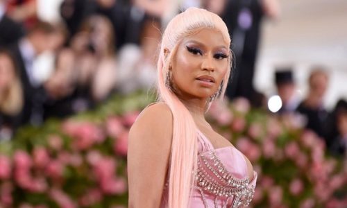 Nicki Minaj comes out as Straight, raps that she “Used to Be Bi but Now I’m Hetero”