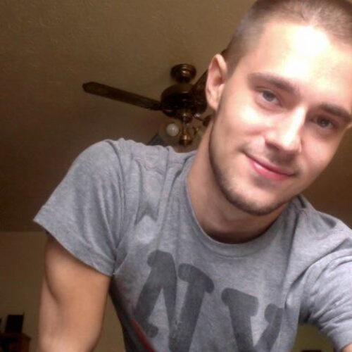 Gay Porn Star Chris Crocker apologizes for accidentally pooping during OnlyFans Livestream
