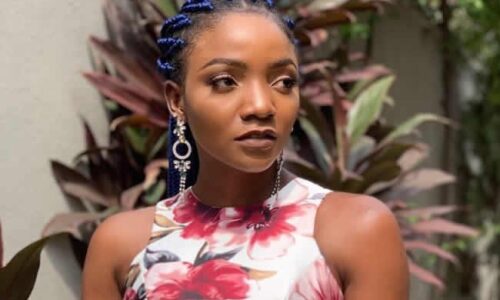 “To The Members of the LGBTQ Community … I’m Sorry.” Simi Apologizes For Homophobic Behaviour | The Nigerian LGBTQ Community Reacts To The Apology